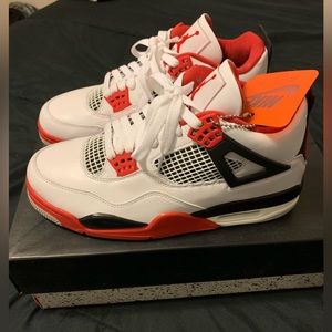 Sold Air Jordan retro 4s fire red DC7770-160 sz8.5.